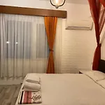 Bonjourla *