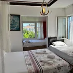Bonjourla *