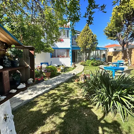 Bonjourla Hotel *